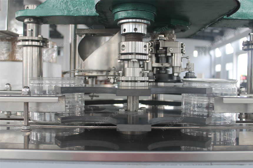 Plastic Can Sealing Machine