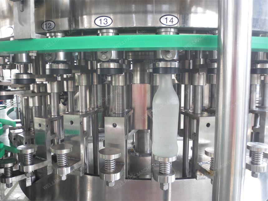 Soft Drink Filling Machine