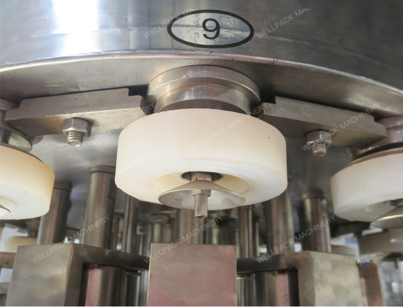 Beverage Can Filling Machine
